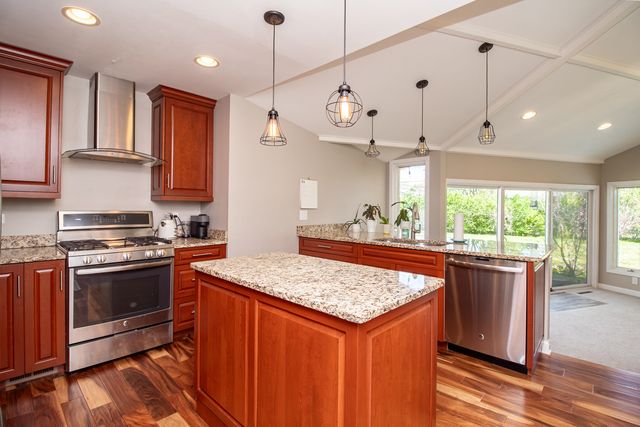 597 Nash Road, Crystal Lake, IL 60014