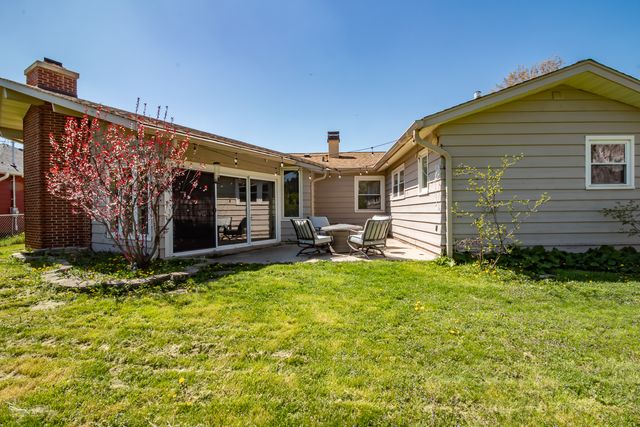 597 Nash Road, Crystal Lake, IL 60014
