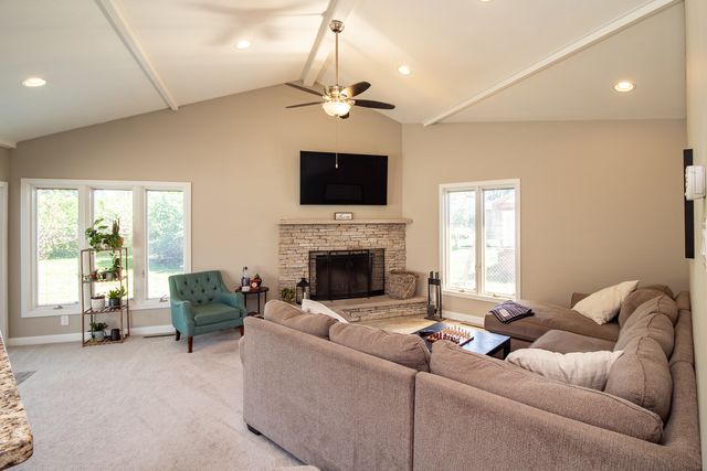 597 Nash Road, Crystal Lake, IL 60014