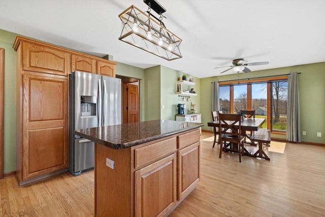 W266S8655 Rustic View LANE, Mukwonago, WI 53149