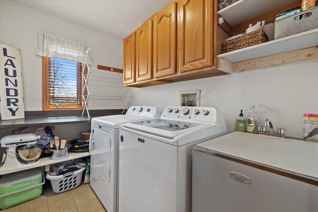 W266S8655 Rustic View LANE, Mukwonago, WI 53149