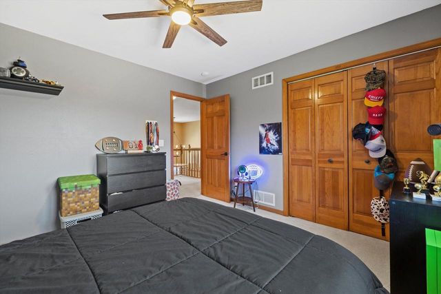 W266S8655 Rustic View LANE, Mukwonago, WI 53149
