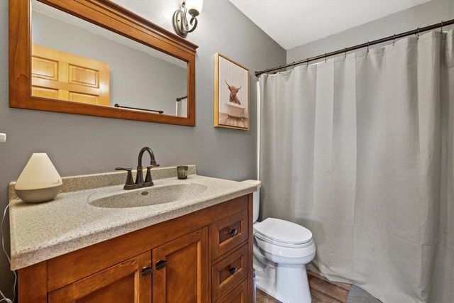 W266S8655 Rustic View LANE, Mukwonago, WI 53149