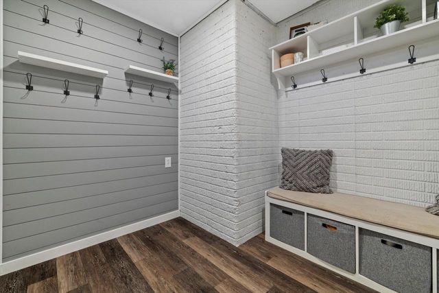 W266S8655 Rustic View LANE, Mukwonago, WI 53149