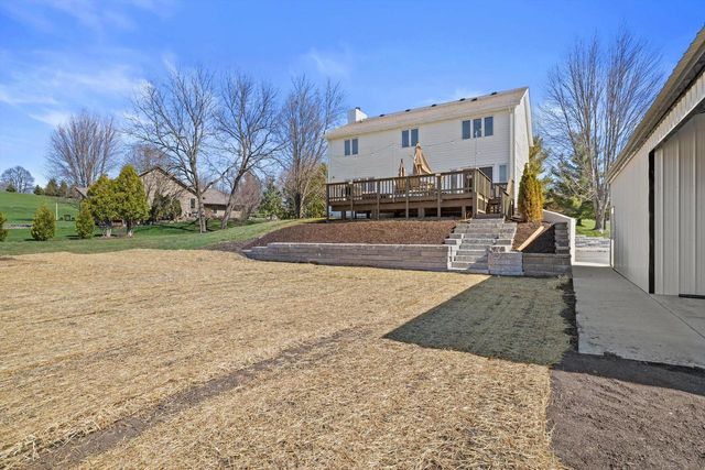 W266S8655 Rustic View LANE, Mukwonago, WI 53149