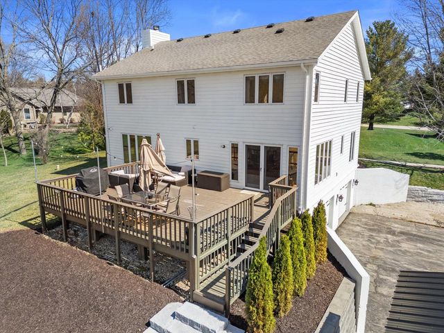 W266S8655 Rustic View LANE, Mukwonago, WI 53149