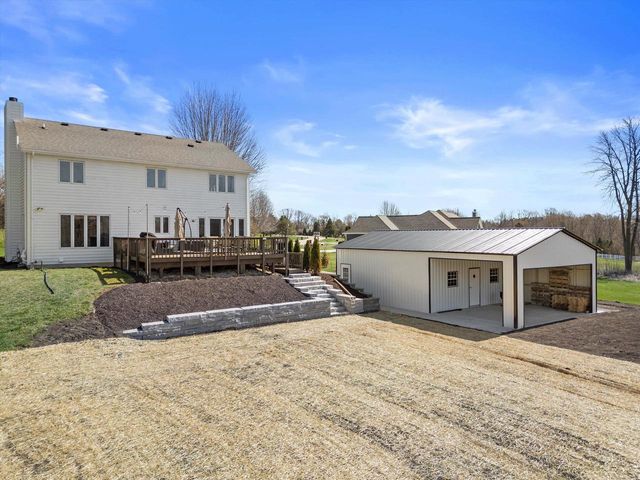 W266S8655 Rustic View LANE, Mukwonago, WI 53149