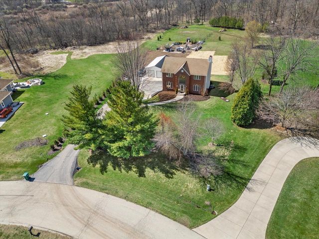 W266S8655 Rustic View LANE, Mukwonago, WI 53149
