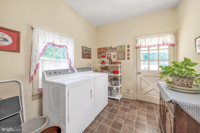 75 N MAIN ST, Mullica Hill, NJ 08062