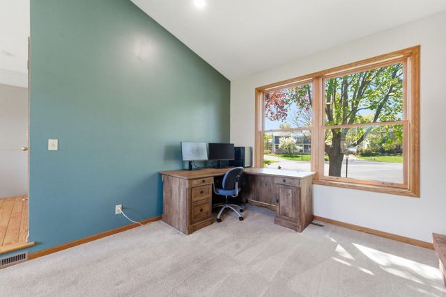6989 Wyndham Alcove, Woodbury, MN 55125