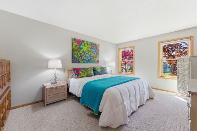 6989 Wyndham Alcove, Woodbury, MN 55125