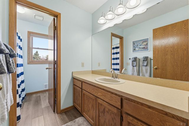 6989 Wyndham Alcove, Woodbury, MN 55125