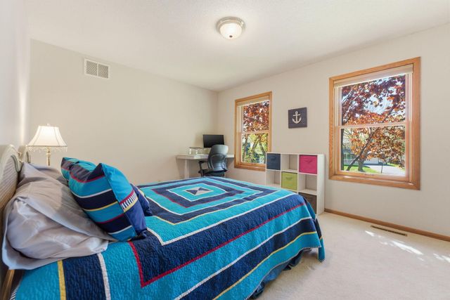 6989 Wyndham Alcove, Woodbury, MN 55125