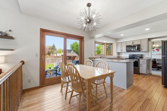 6989 Wyndham Alcove, Woodbury, MN 55125