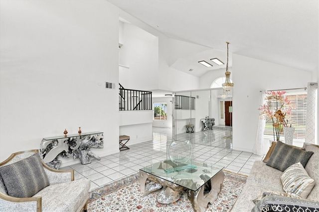 421 Yellowstone, Corona, CA 92879