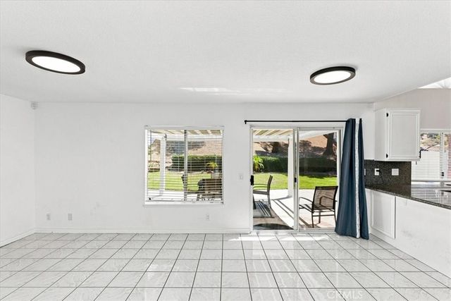 421 Yellowstone, Corona, CA 92879