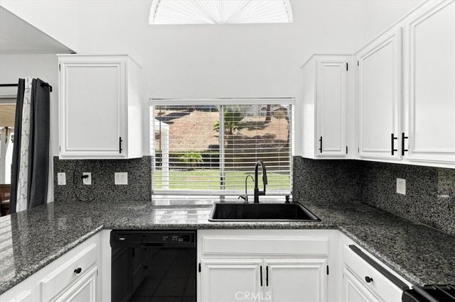 421 Yellowstone, Corona, CA 92879