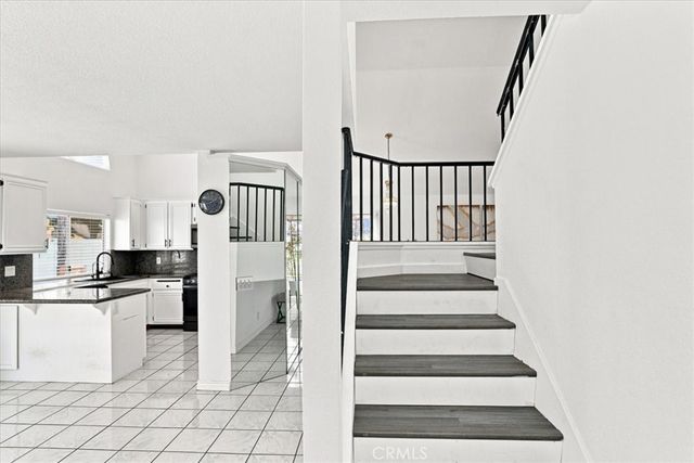421 Yellowstone, Corona, CA 92879