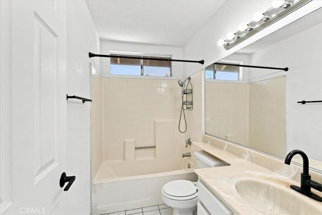 421 Yellowstone, Corona, CA 92879