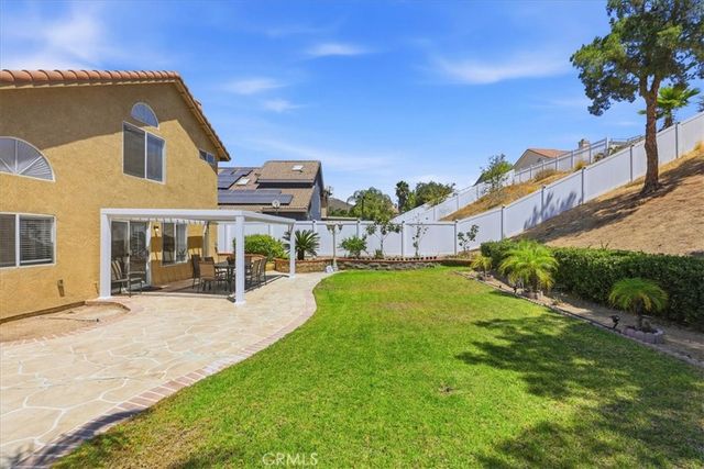 421 Yellowstone, Corona, CA 92879