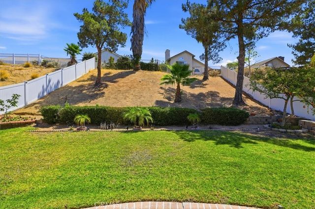 421 Yellowstone, Corona, CA 92879