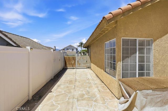 421 Yellowstone, Corona, CA 92879
