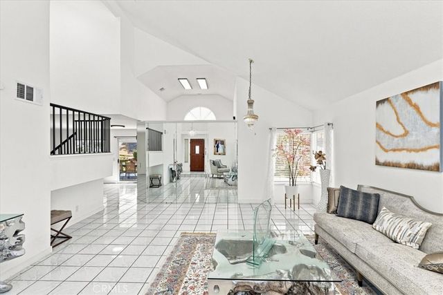 421 Yellowstone, Corona, CA 92879