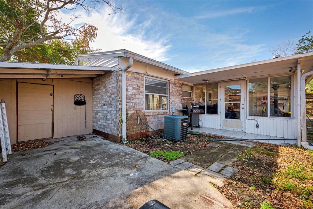 Image 11 of property listing at 10969 WITCHAVEN STREET, Jacksonville, FL 32246