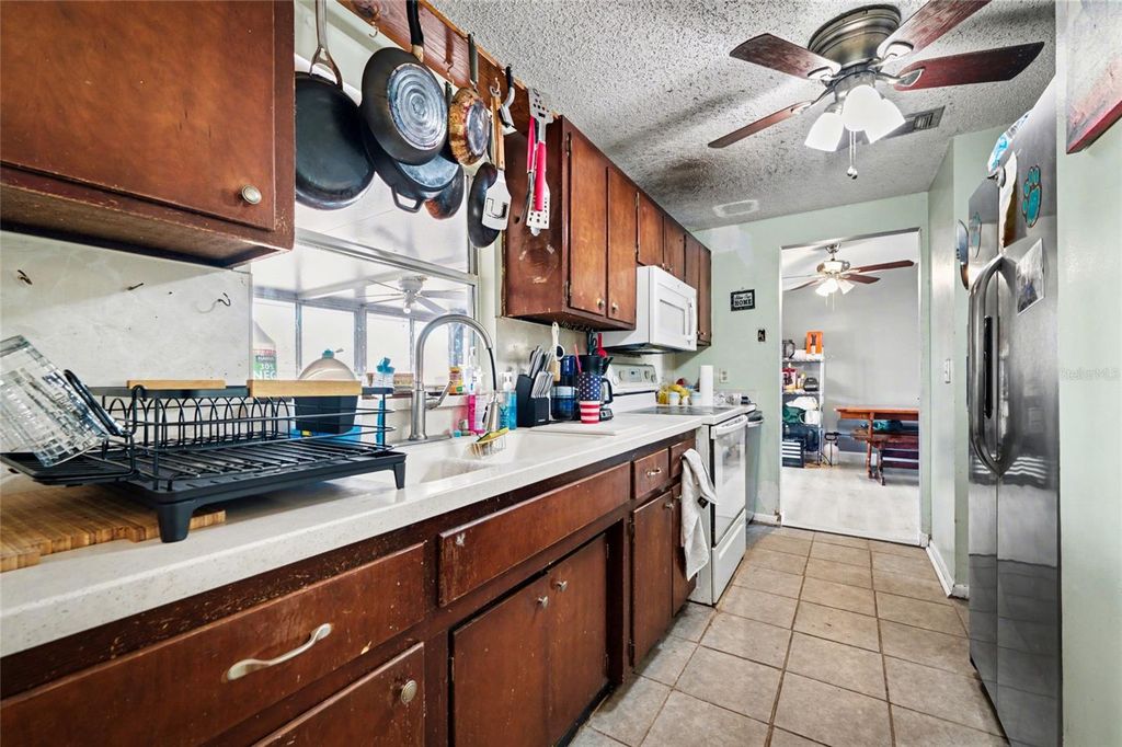 Image 24 of property listing at 10969 WITCHAVEN STREET, Jacksonville, FL 32246