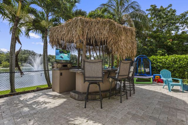 455 Cresta Circle, West Palm Beach, FL 33413