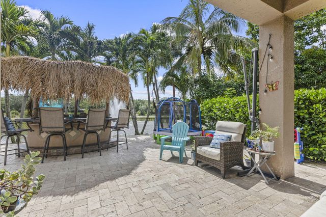 455 Cresta Circle, West Palm Beach, FL 33413