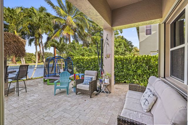 455 Cresta Circle, West Palm Beach, FL 33413