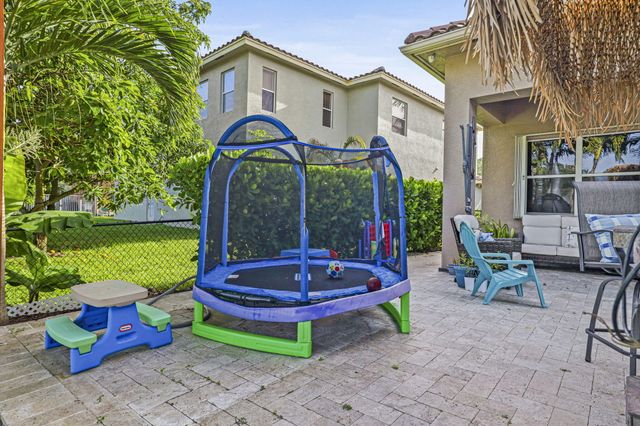 455 Cresta Circle, West Palm Beach, FL 33413