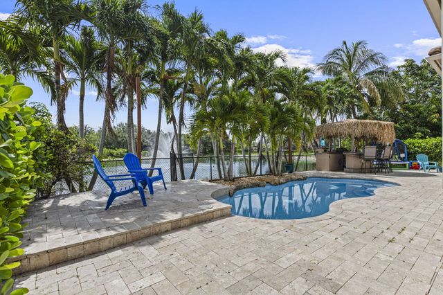 455 Cresta Circle, West Palm Beach, FL 33413