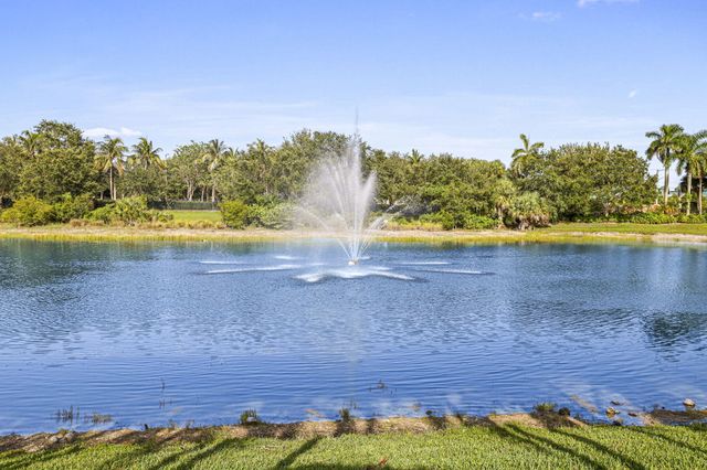 455 Cresta Circle, West Palm Beach, FL 33413