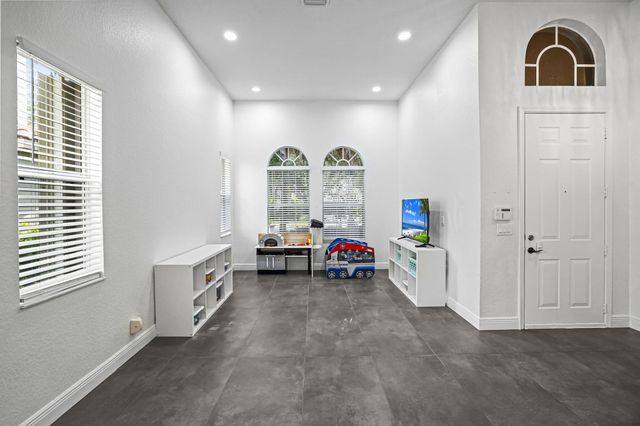 455 Cresta Circle, West Palm Beach, FL 33413