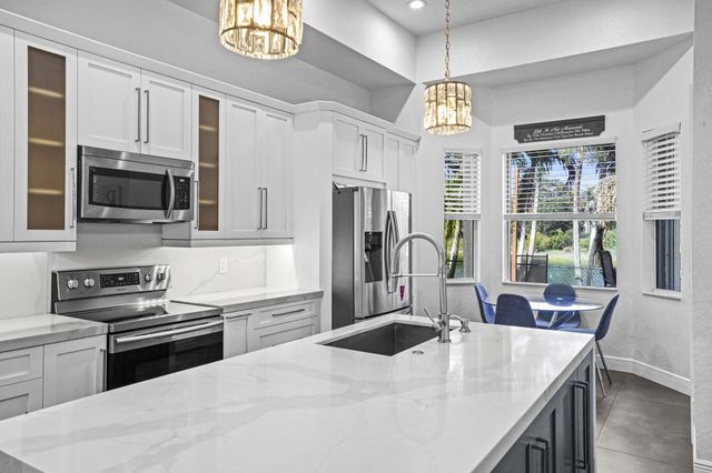 455 Cresta Circle, West Palm Beach, FL 33413