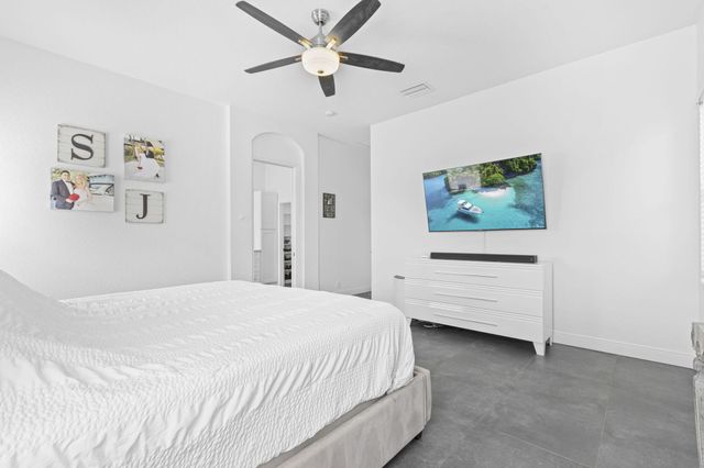 455 Cresta Circle, West Palm Beach, FL 33413