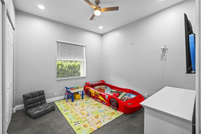 455 Cresta Circle, West Palm Beach, FL 33413