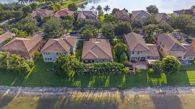455 Cresta Circle, West Palm Beach, FL 33413