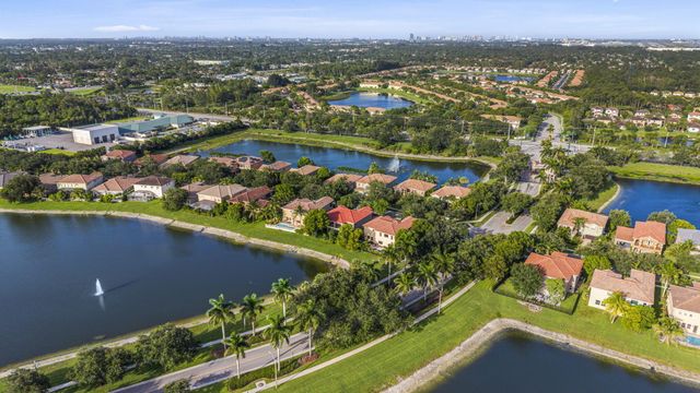 455 Cresta Circle, West Palm Beach, FL 33413