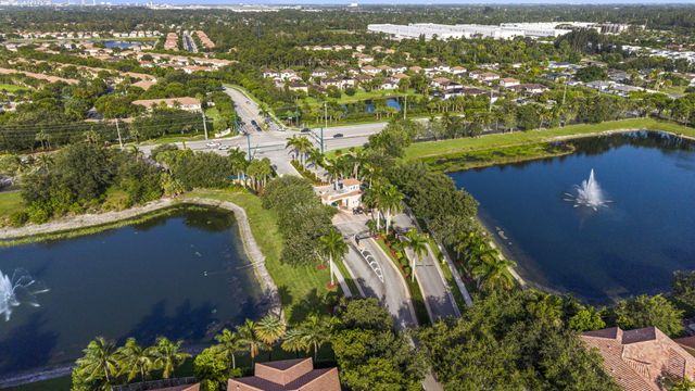 455 Cresta Circle, West Palm Beach, FL 33413
