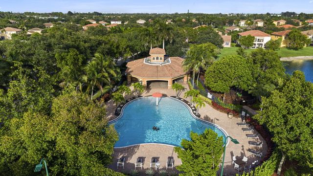 455 Cresta Circle, West Palm Beach, FL 33413