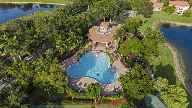 455 Cresta Circle, West Palm Beach, FL 33413