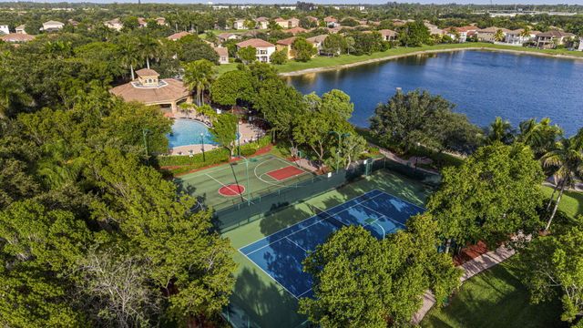 455 Cresta Circle, West Palm Beach, FL 33413