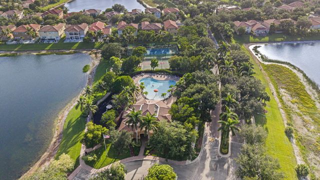 455 Cresta Circle, West Palm Beach, FL 33413