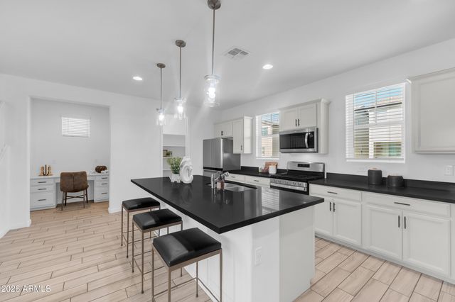 1188 S SUNSET Drive, Chandler, AZ 85286