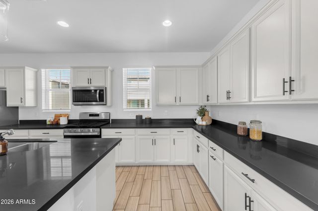 1188 S SUNSET Drive, Chandler, AZ 85286