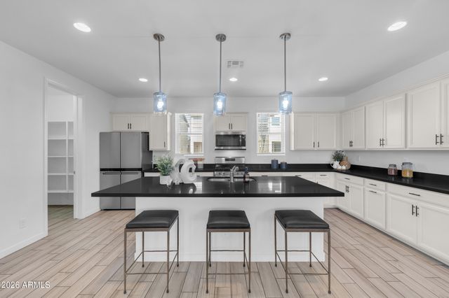 1188 S SUNSET Drive, Chandler, AZ 85286