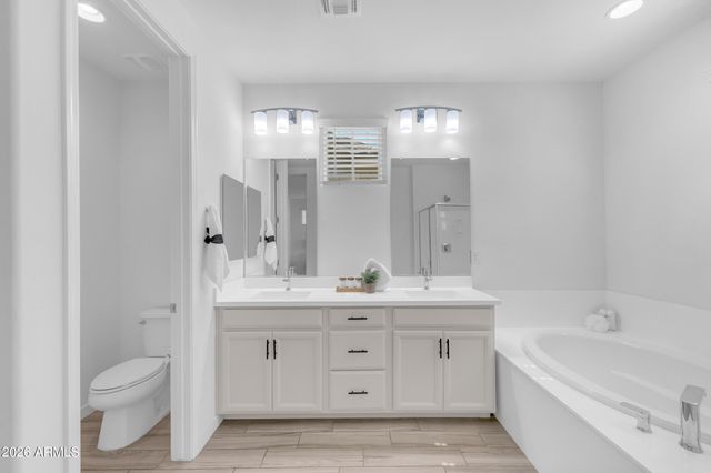 1188 S SUNSET Drive, Chandler, AZ 85286